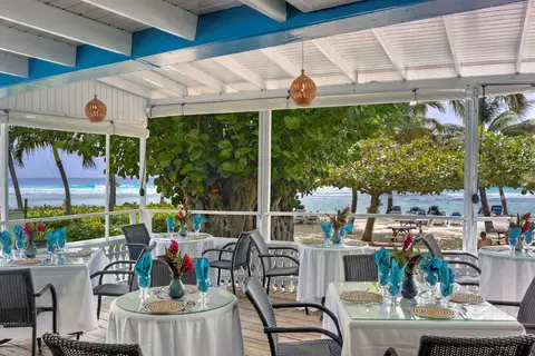 Coconut Court Beach Hotel in Christchurch — foto 17