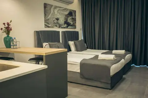 Courtyard Long Beach Holiday Resort in Trikomo — foto 4