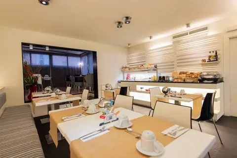 Atenea Rekord Suites in Vilanova i la Geltrú — foto 24