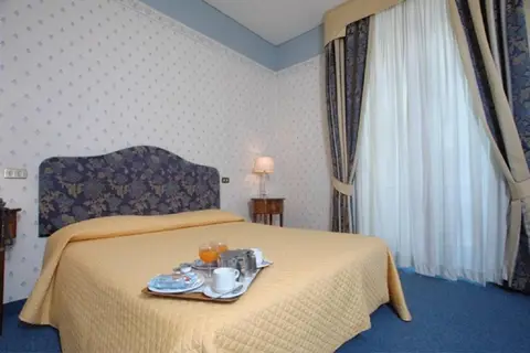 Hotel Nuovo Rebecchino in Napels — foto 7