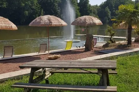 Camping Les Lacs D Armagnac in Bretagne-d'Armagnac — foto 12