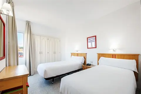 Apartamentos LIVVO Koala Garden in Las Palmas de Gran Canaria — foto 16
