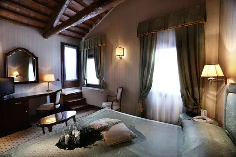 Hotel Colombina in Venetië — foto 19