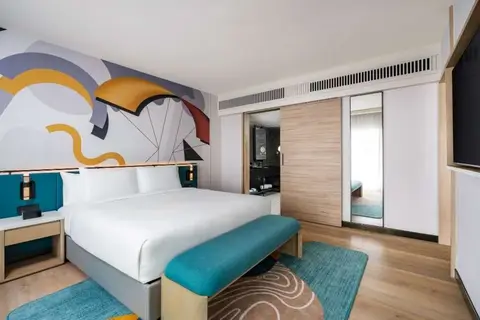 M Social Phuket in ตำบลป่าตอง — foto 3
