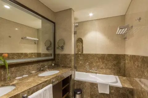 Golden Tulip Media Hotel in Dubai — foto 7