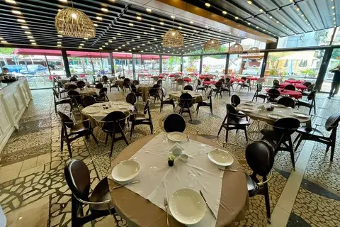 AMH Hotel in Durres — foto 8