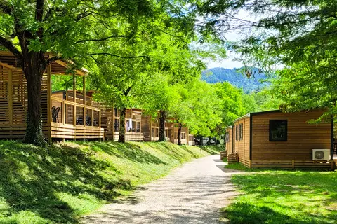 Flower Camping Le Mas De Champel in Les Ollières-sur-Eyrieux — foto 18
