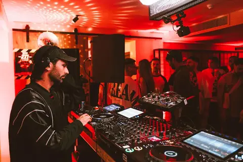 Ryans Lola's in Sant Antoni de Portmany — foto 23