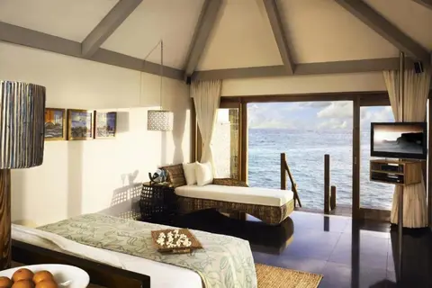 Taj Coral Reef Resort & Spa, Maldives in Nooraanee Shop, foto 10