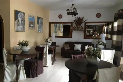 Petite Morfo Hotel in Καλύβια — foto 7