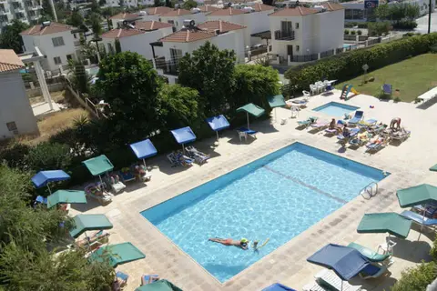 Mandalena Hotel Apartments in Παραλίμνι