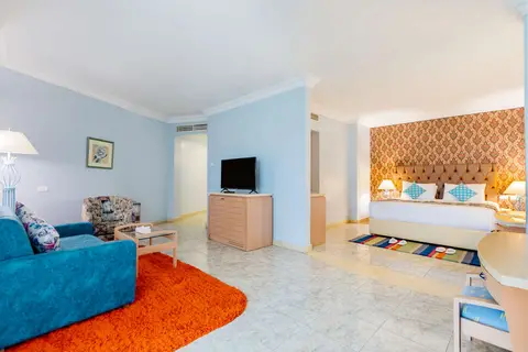 Royal Lagoons Resort & Aqua Park in الهضبه — foto 21