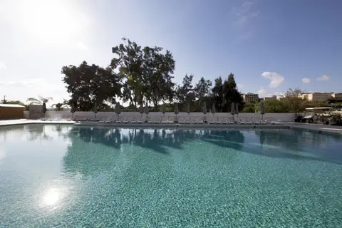 Hotel Urban Valley Resort & Spa in San Ġwann — foto 17
