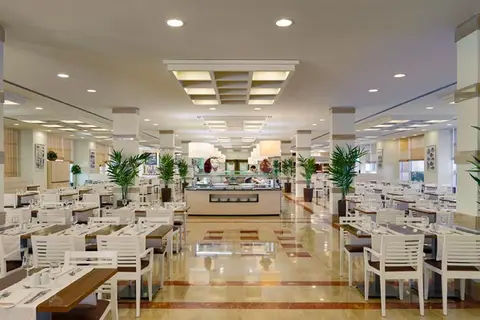 H10 Salauris Palace in Salou — foto 11