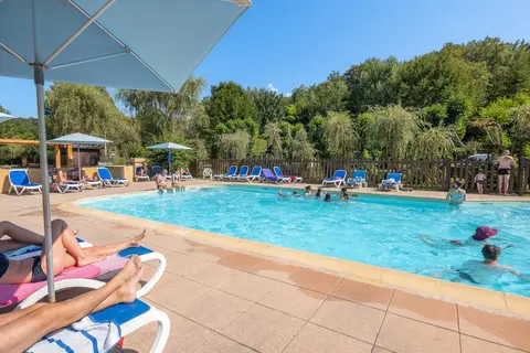 Camping Le Pont De Mazerat in Marcillac-Saint-Quentin — foto 11