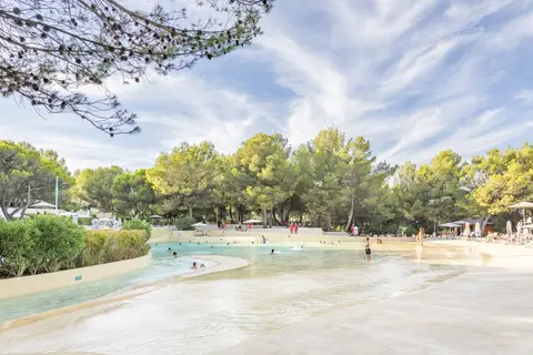 Pont Royal En Provence in Mallemort — foto 12