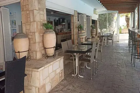 Coliseum Studios & Apartments in Πεύκοι — foto 7