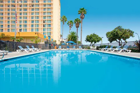 Crowne Plaza Ventura Beach in Ventura — foto 9
