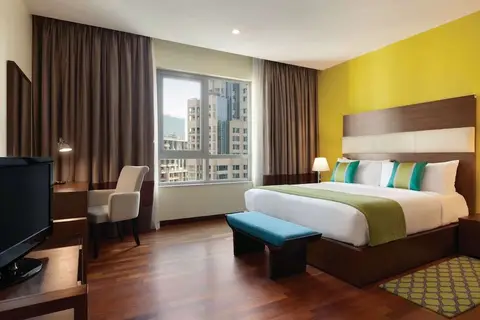 Ramada by Wyndham Dubai Barsha Heights in Dubai — foto 2