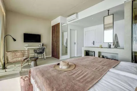 Umani Hotel & Beach in Danton — foto 4