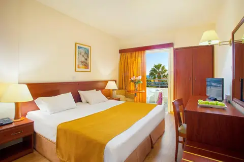 Kapetanios Limassol Hotel in Limassol — foto 21