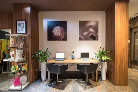 Hotel Petit Palace Tres Cruces foto 11