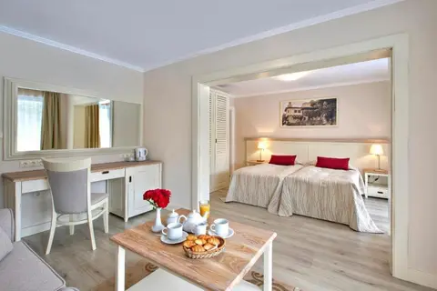 White Rock Castle Suite Hotel in Златни пясъци — foto 9