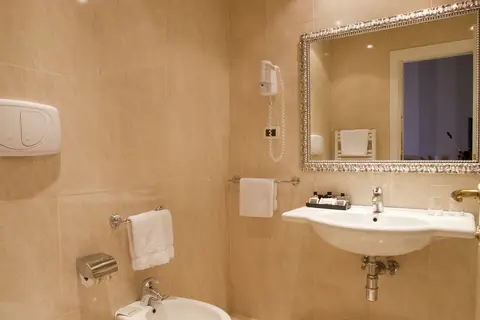 Diplomat Hotel in Florence — foto 17