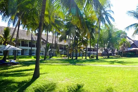 Voyager Beach Resort in ziwa La Ng'ombe ward — foto 24