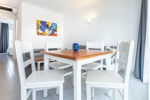 Apartamentos Vibra Caleta Playa in Ciutadella — foto 14