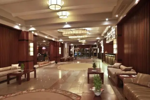 Ramada by Wyndham Sofia City Center in Sofia — foto 3