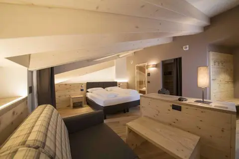 Hotel Monroc in Commezzadura — foto 13