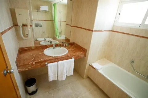 Hotel Tres Anclas in Gandia — foto 22
