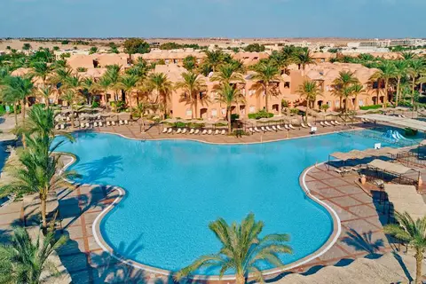 Jaz Makadi Oasis Resort in Pool Bar und Restaurant