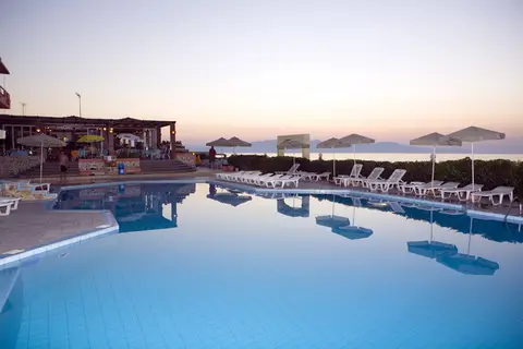 Hotel Haris on the Beach in Agia Marina — foto 2