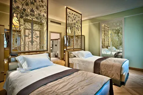 Chateau Monfort in Milaan, foto 17