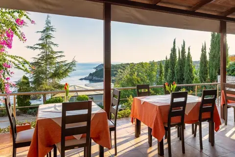 Costa Smeralda in Σύβοτα — foto 3