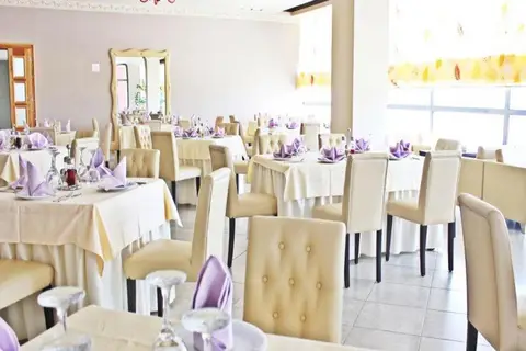 Aurelis Hotel in Tirana — foto 3