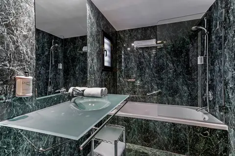B&B HOTEL Zaragoza Los Enlaces Estación in Zaragoza — foto 9