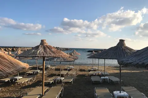 Aphrodite Beach Club in Δημοτική Ενότητα Γουβών — foto 18