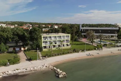 Liberty Plaza in Novalja — foto 11