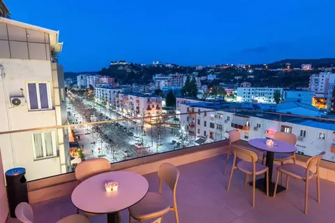 Sasso Hotel in Vlorë