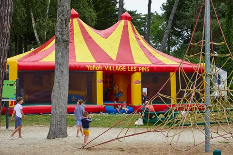 Camping Les Pins foto 2