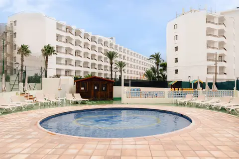 Moon Dreams Coral Beach Hotel in Santa Eulària des Riu — foto 3