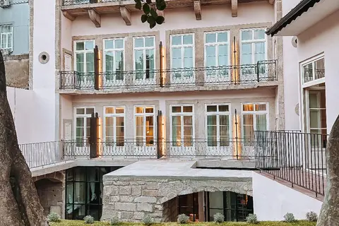 GRANDE HOTEL PARIS by STAY HOTELS in Porto