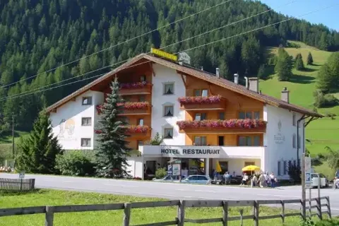 Busreis Nauders en de Bernina Express in none