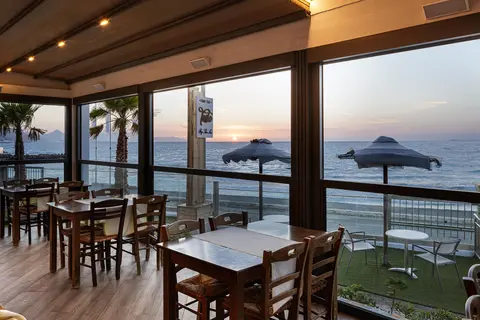 Golden Bay Suites in Δαράτσος — foto 14