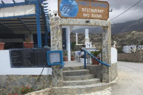 Three Dolphins foto 3