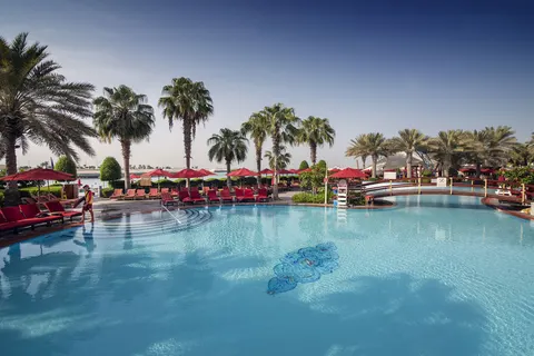 Khalidiya Palace Beach in Al Bateen — foto 3