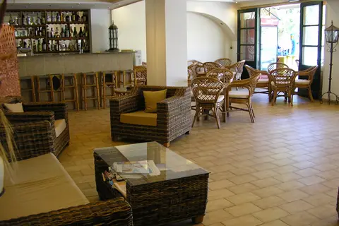 Ilion in Πέτρα — foto 9